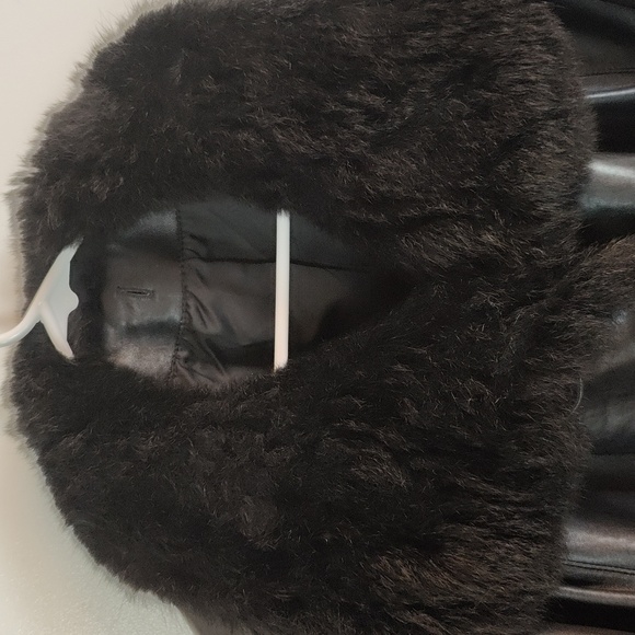 Lambskin leather jacket with real fur collar - Picture 2 of 8